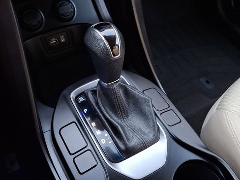 Used 2017 Hyundai Santa Fe Sport image 14