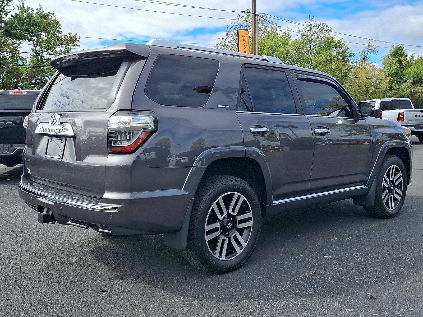Used 2018 Toyota 4Runner Limited AWD/4WD image 4
