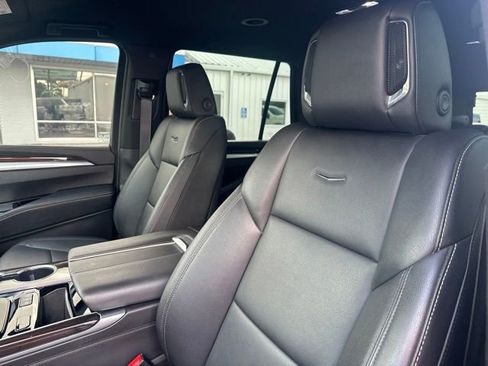 Used 2026 Cadillac Escalade 2WD image 9