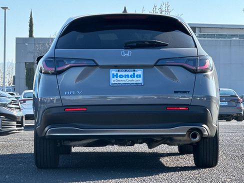 Used 2025 Honda HR-V Sport image 9