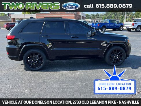 Used 2018 Jeep Grand Cherokee Altitude AWD/4WD image 12