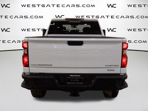 Used 2023 Chevrolet Silverado 2500 Custom w/ Custom Value Package image 4