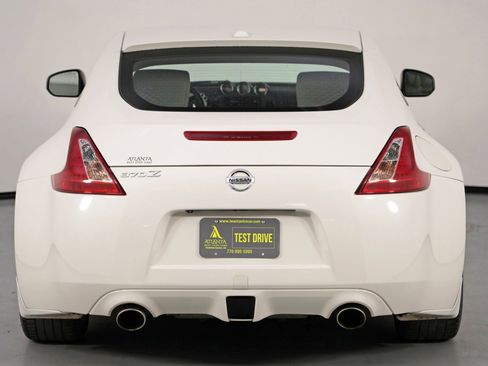 Used 2011 Nissan 370Z Touring image 40