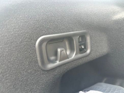 Used 2026 Mercedes-Benz E 350 4MATIC Sedan image 40