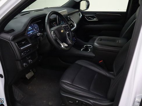 Used 2024 Chevrolet Suburban LT image 23