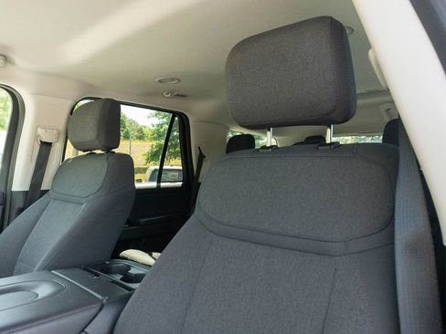 Used 2025 Ford Expedition Active RWD image 21