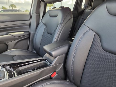 New 2026 Jeep Compass Latitude image 27