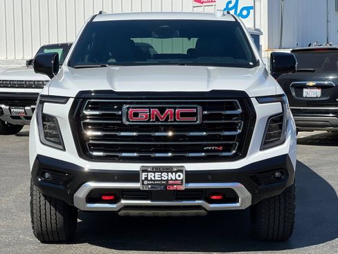 New 2026 GMC Yukon XL AT4 AWD/4WD image 7