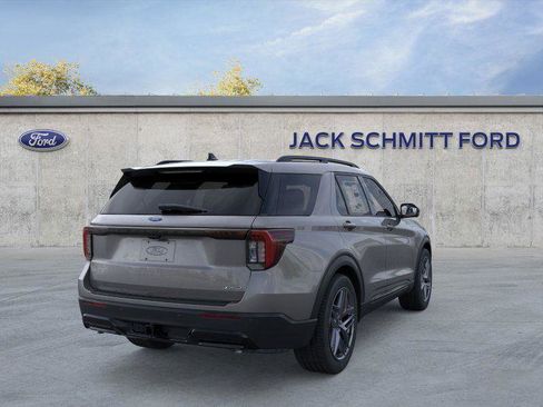 New 2026 Ford Explorer ST-Line w/ ST-Line Street Pack image 8