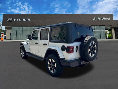 Used 2022 Jeep Wrangler Unlimited Sahara w/ Dual Top Group AWD/4WD image 7