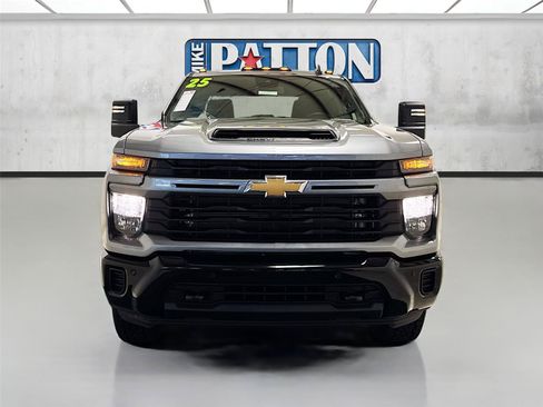 Used 2025 Chevrolet Silverado 2500 Custom w/ Custom Value Package AWD/4WD image 2