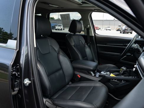 Used 2025 Kia Telluride S FWD image 24