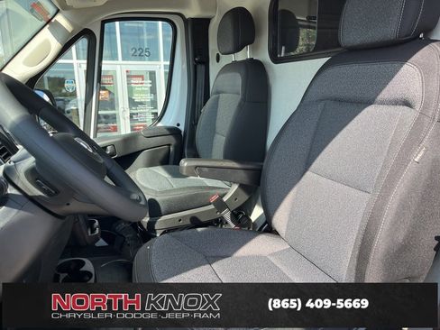 New 2026 RAM ProMaster 2500 w/ Quick Order Package 22G SLT image 4