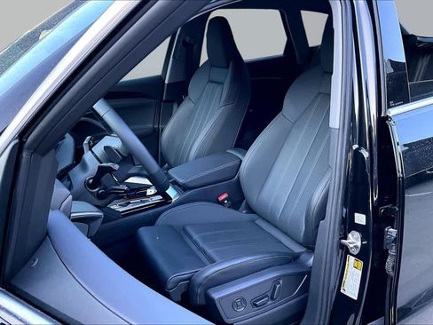 Certified 2025 Audi Q5 Premium Plus w/ Premium Plus AWD/4WD image 8