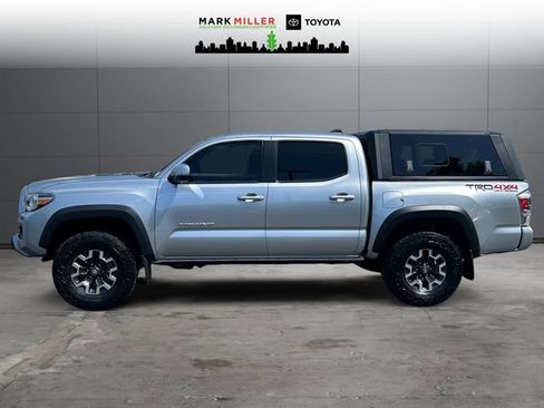 Certified 2022 Toyota Tacoma TRD Off-Road w/ Technology Package AWD/4WD image 2