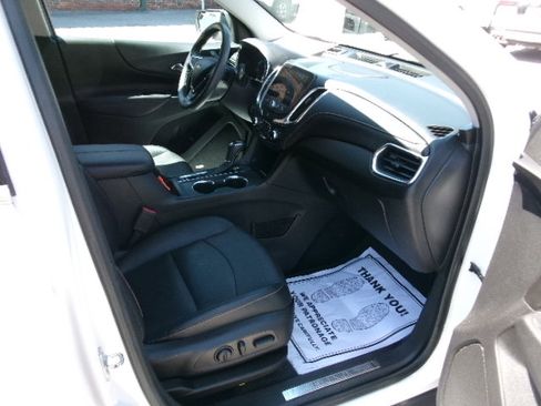 Used 2018 Chevrolet Equinox Premier image 12