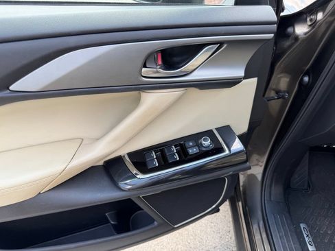 Used 2018 MAZDA CX-9 Touring w/ Touring Premium Package FWD image 22