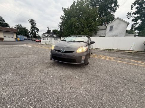 Used 2010 Toyota Prius FWD image 2