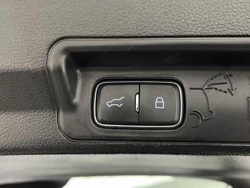 Certified 2021 Ford Explorer XLT w/ Equipment Group 202A AWD/4WD image 34
