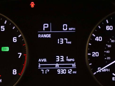 Used 2017 Hyundai Elantra SE w/ Cargo Package image 5