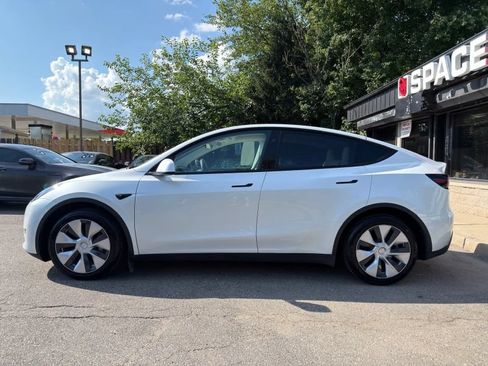 Used 2023 Tesla Model Y Long Range AWD/4WD image 4