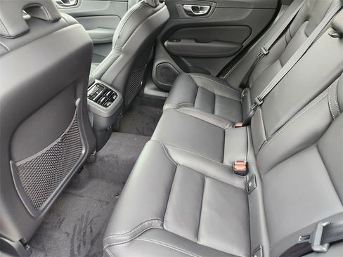 New 2026 Volvo XC60 B5 Ultra w/ Climate Package image 18