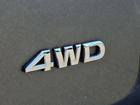 Used 2020 Nissan Pathfinder S AWD/4WD image 31
