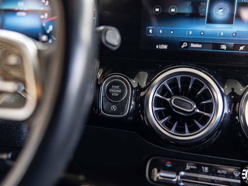 Used 2023 Mercedes-Benz GLA 250 4MATIC image 33