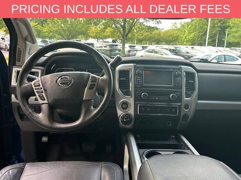 Used 2017 Nissan Titan PRO-4X w/ Pro-4x Convenience Package AWD/4WD image 13