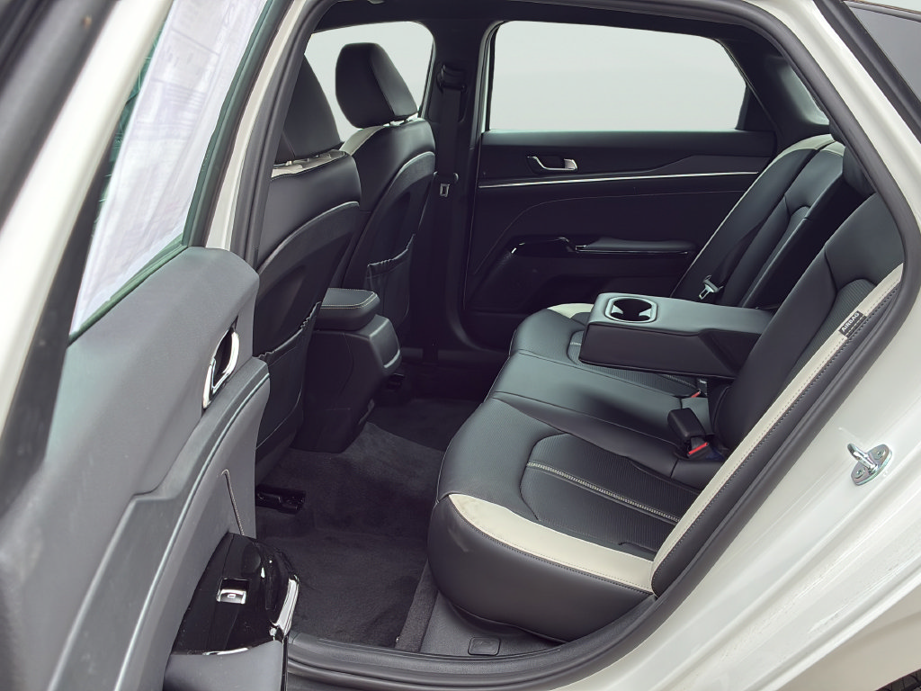New 2026 Kia K5 GT-Line FWD image 16