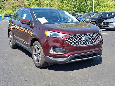 Certified 2024 Ford Edge SEL w/ Convenience Package AWD/4WD image 2