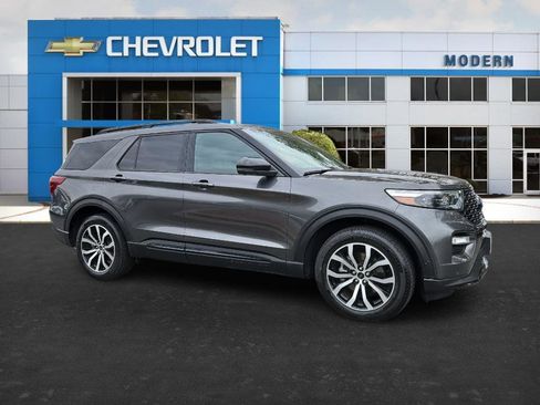 Used 2020 Ford Explorer ST w/ Premium Technology Package image 6