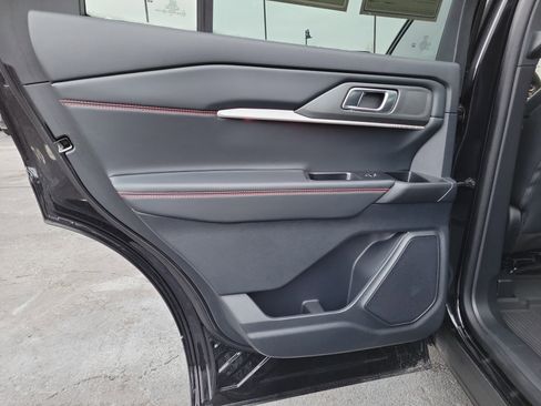 Used 2025 Ford Explorer ST-Line w/ Premium Package image 10