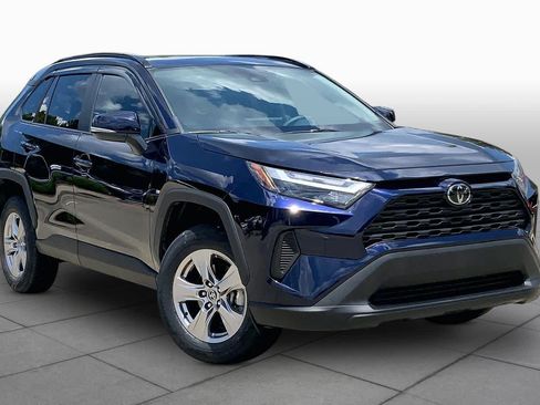 Used 2023 Toyota RAV4 XLE w/ Convenience Package FWD image 3