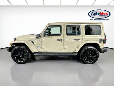 Used 2022 Jeep Wrangler Unlimited Sahara AWD/4WD image 9