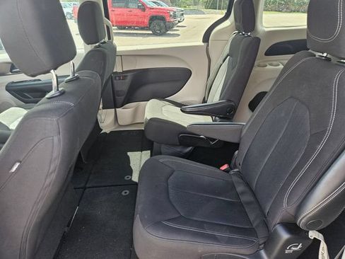 Used 2023 Chrysler Voyager LX FWD image 25