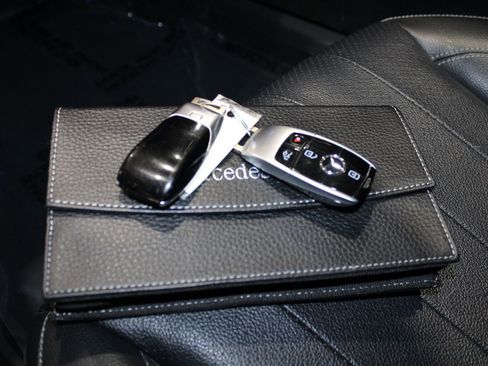 Used 2017 Mercedes-Benz E 300 w/ Premium 1 Package image 33