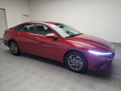 Used 2024 Hyundai Elantra SEL image 11