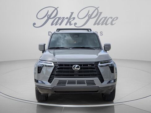 Used 2026 Lexus GX 550 w/ Accessory Package (2T) AWD/4WD image 8