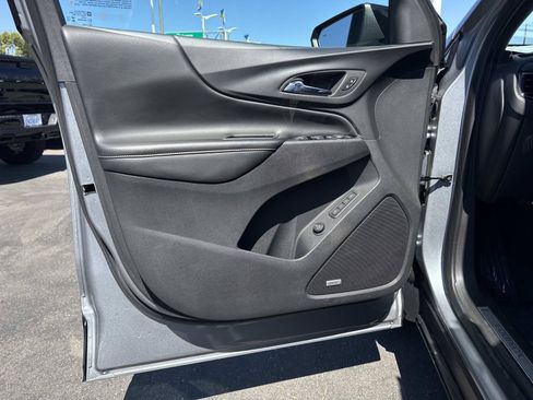 Used 2023 Chevrolet Equinox Premier FWD image 19