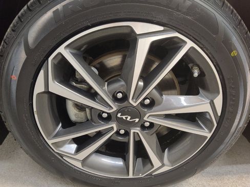 Used 2023 Kia Forte LXS w/ LXS Technology Package FWD image 31
