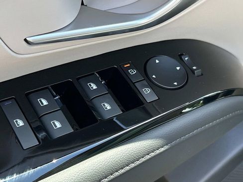 New 2025 Hyundai Tucson Limited image 18