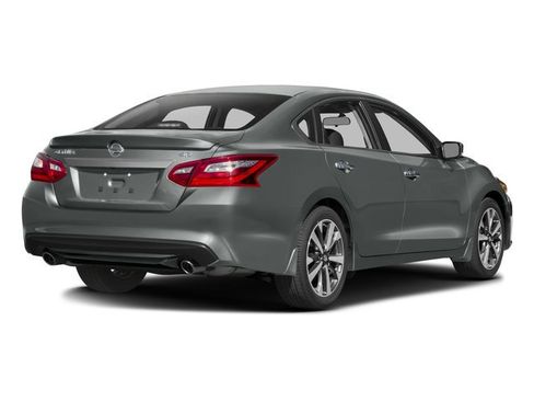 Used 2016 Nissan Altima 2.5 SR FWD image 5