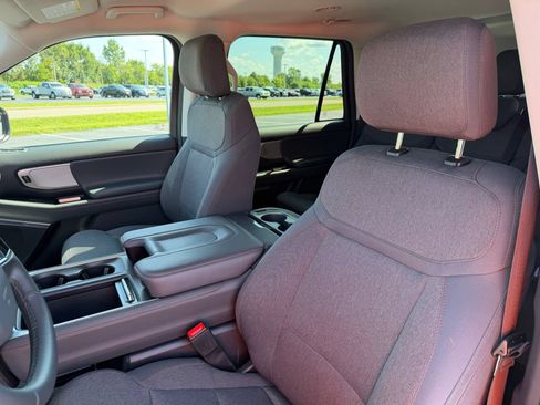 Used 2025 Ford Expedition Max Active RWD image 13
