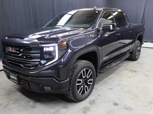 Used 2024 GMC Sierra 1500 AT4 w/ Technology Package AWD/4WD image 3