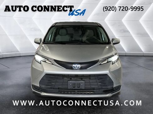 Used 2021 Toyota Sienna LE FWD image 4