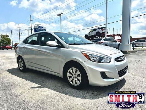 Used 2017 Hyundai Accent SE FWD image 3