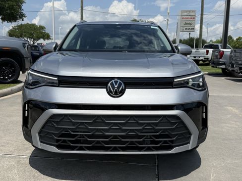 Used 2025 Volkswagen Taos SE FWD image 10