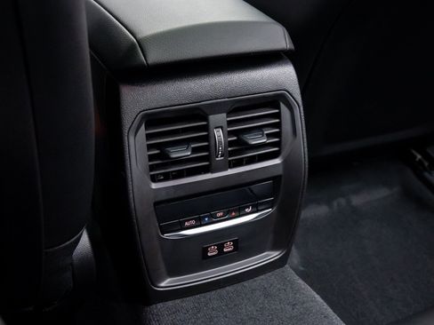 New 2026 BMW 330i xDrive Sedan w/ M Sport Package image 18