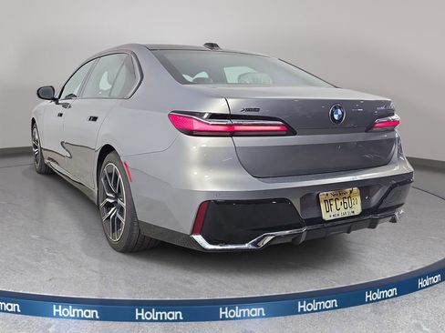 Used 2025 BMW 750e xDrive w/ Executive Package AWD/4WD image 8